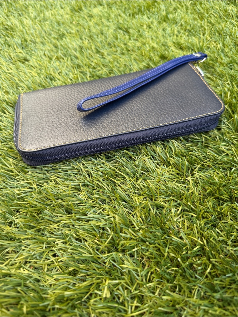 Puro Cuero Navy Leather Wristlet Wallet with Blue Strap